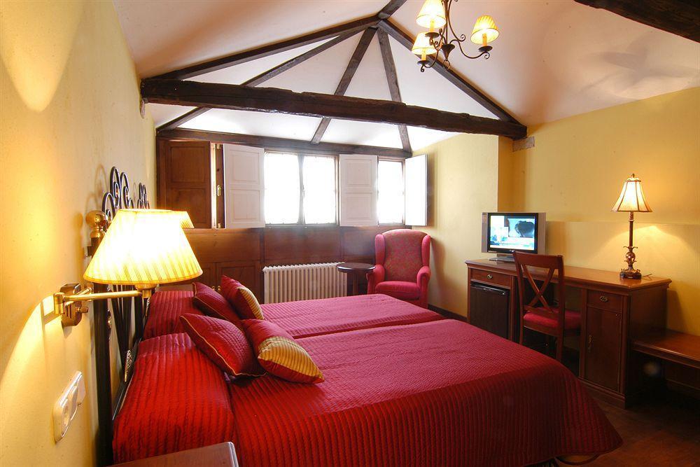 PR Santo Grial Hotel Santiago de Compostela Eksteriør billede