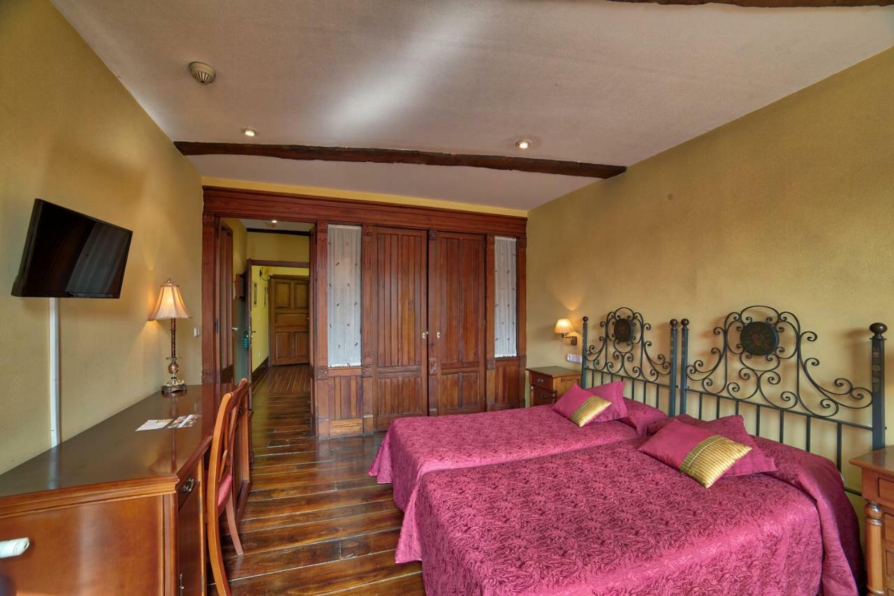 PR Santo Grial Hotel Santiago de Compostela Eksteriør billede